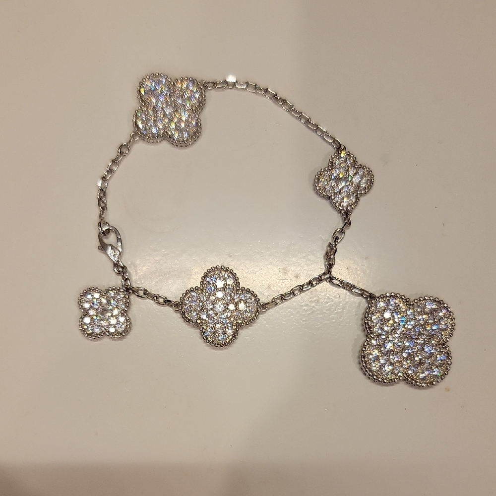 Intricate Silver Crystal Clover Bracelet with Delicate Chain - Picture 3 of 8